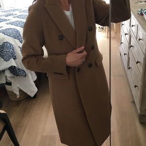 Coat winter classic camel color, rich like new, rarely worn coat long